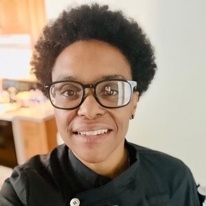 Meet your Posher, Stefanie